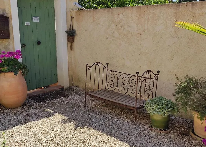 En Amoureux, Cocktail De Bienvenue Sur Notre Terrasse Provençale